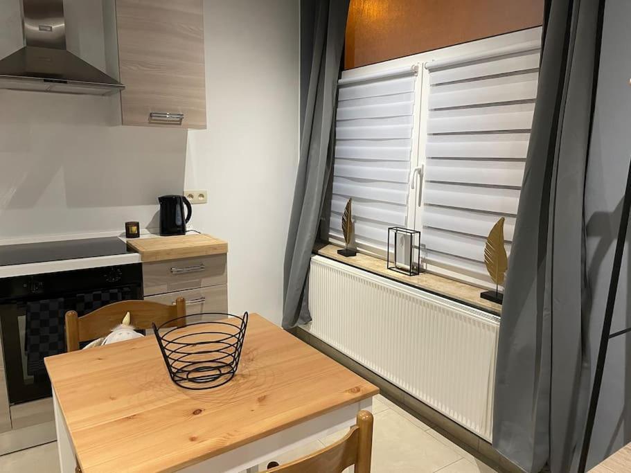 Studio Proche De L'Aeroport/Gare/Centre Ville Charleroi Zewnętrze zdjęcie